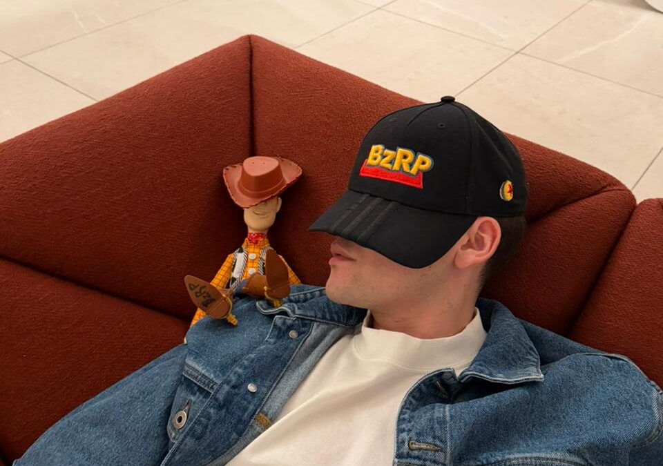 ¡BIZARRAP LLEGA A TOY STORY 5 DE DISNEY Y PIXAR!